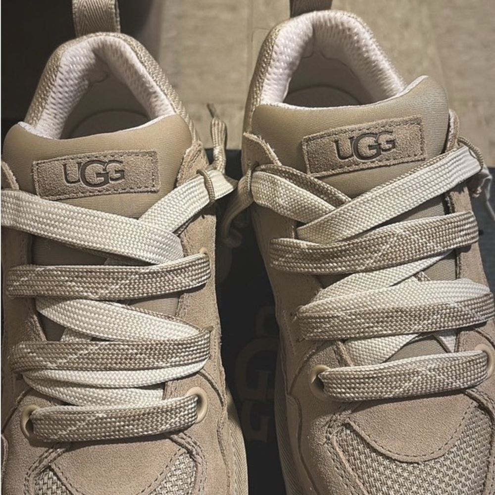 UGG low mel’s sneakers .
